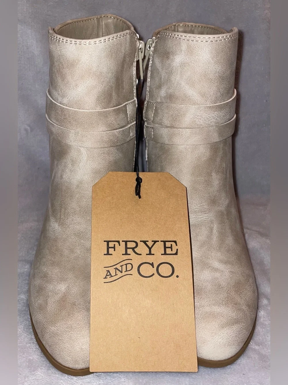 Frye and Co. NWT Women’s Size 7 Indiana Stone Ankle Boots Beige Heeled Booties
